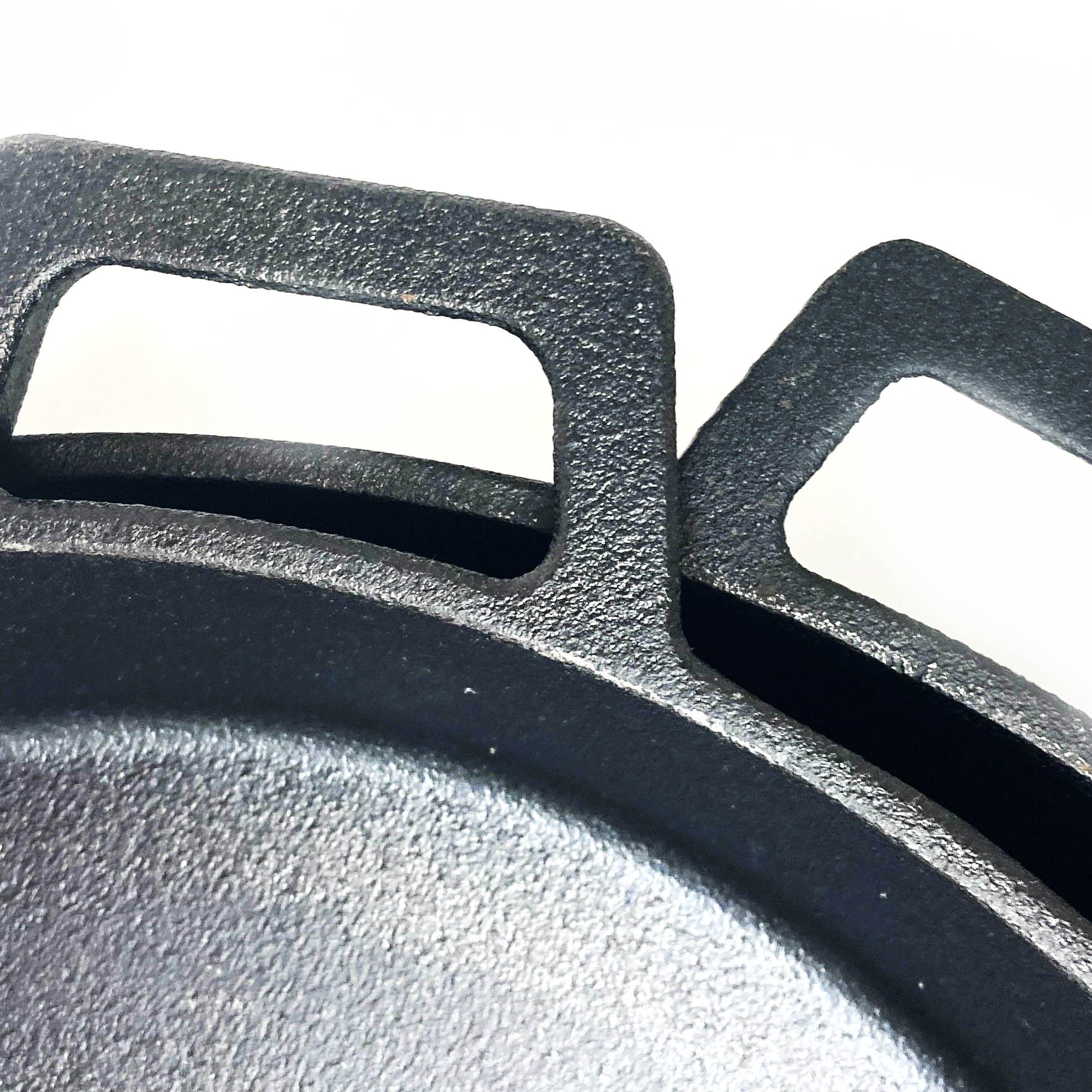 12-in and 14-in Cast Iron Skillet Set