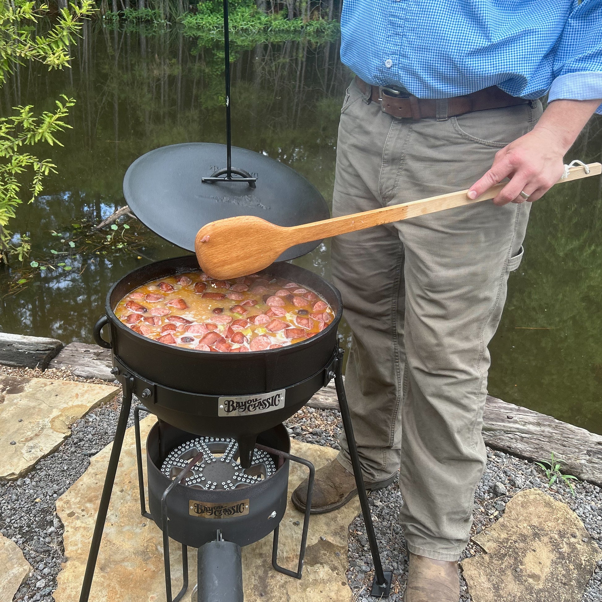 Jambalaya Kettles w/ Stands | Cast Iron Cookware