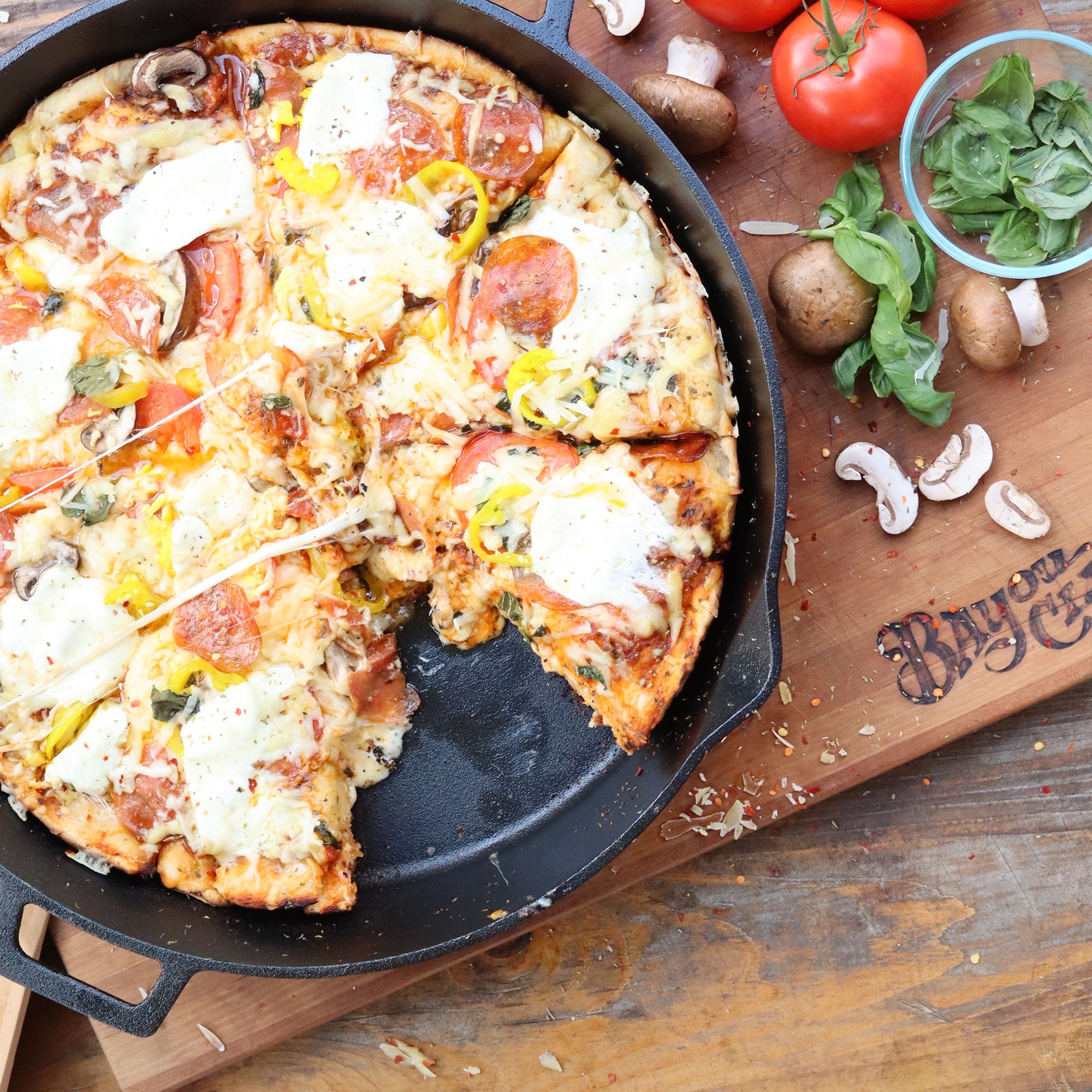 Bayou Classic - 16 Inch Double Handled Cast Iron Skillet with Pour Spouts - Thumbnail 4