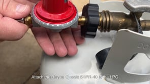Video showing how to attach the 40-PSI hose to the propane tank