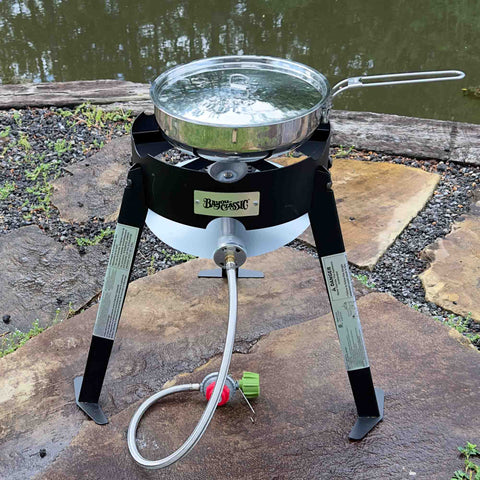 Bayou Classic 7402 2-qt Cast Iron Dutch Oven Features Flanged Camp Lid  Stainless Coil Wire Handle Grip Perfect To Use Over A Campfire To Prepare