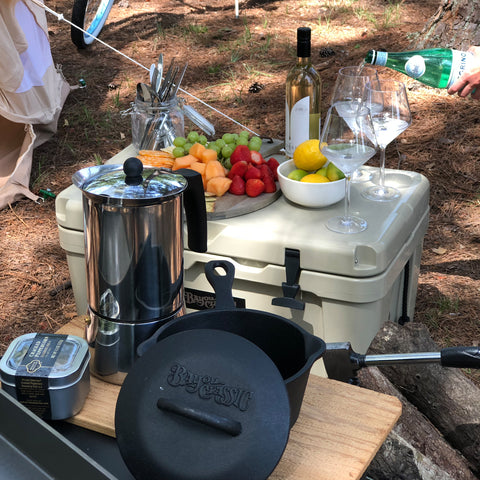 Bayou Classic 7402 2-qt Cast Iron Dutch Oven Features Flanged Camp Lid  Stainless Coil Wire Handle Grip Perfect To Use Over A Campfire To Prepare