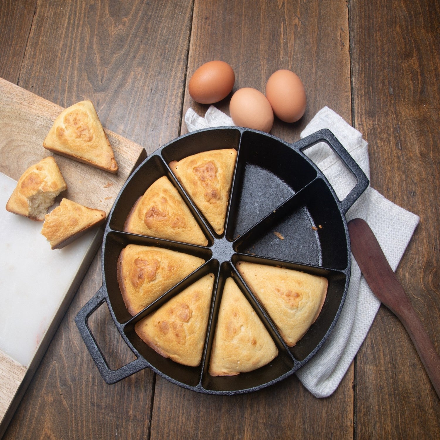 10-in Cast Iron Wedge Cornbread Skillet - Thumbnail 3