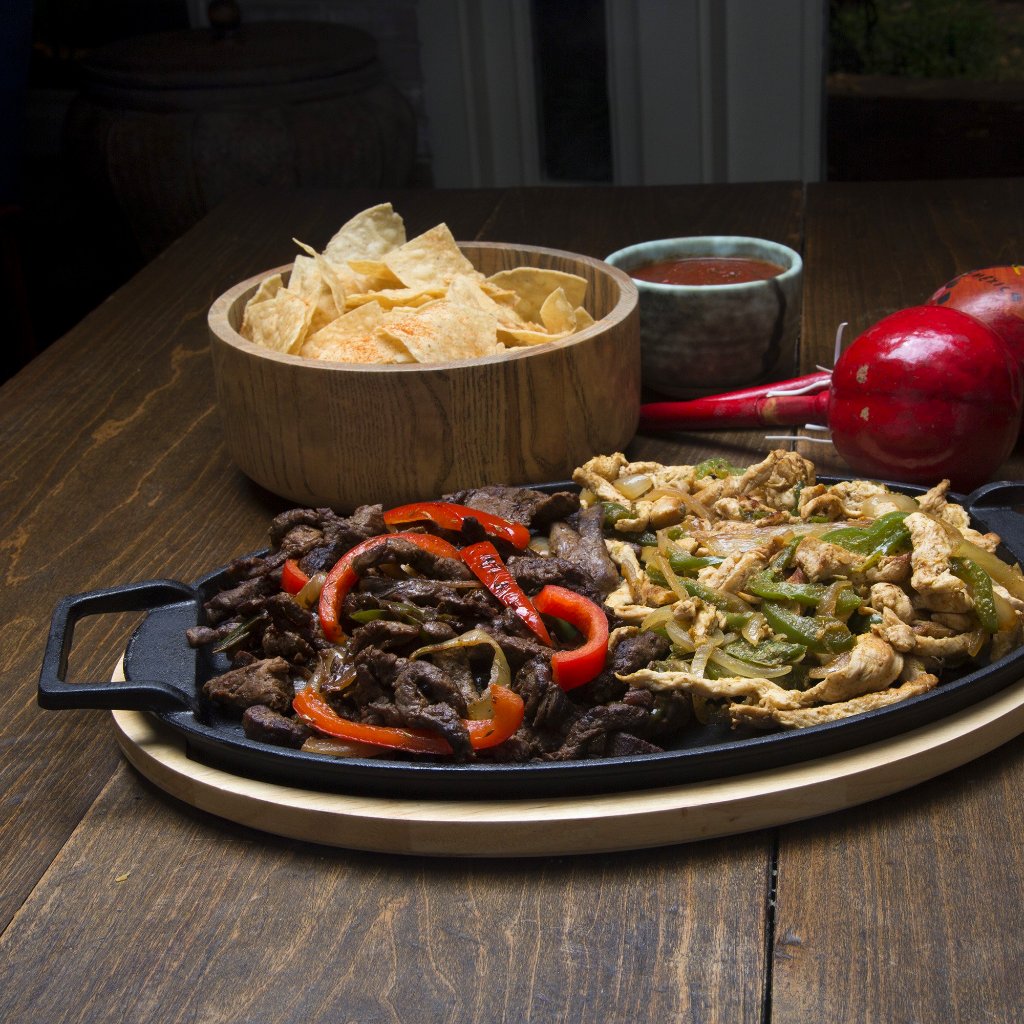 Solid Cast Iron Fajita Sizzler Skillet Pan Set